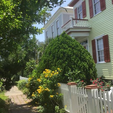 Studio Apartment At Historical House Galveston Exteriör bild