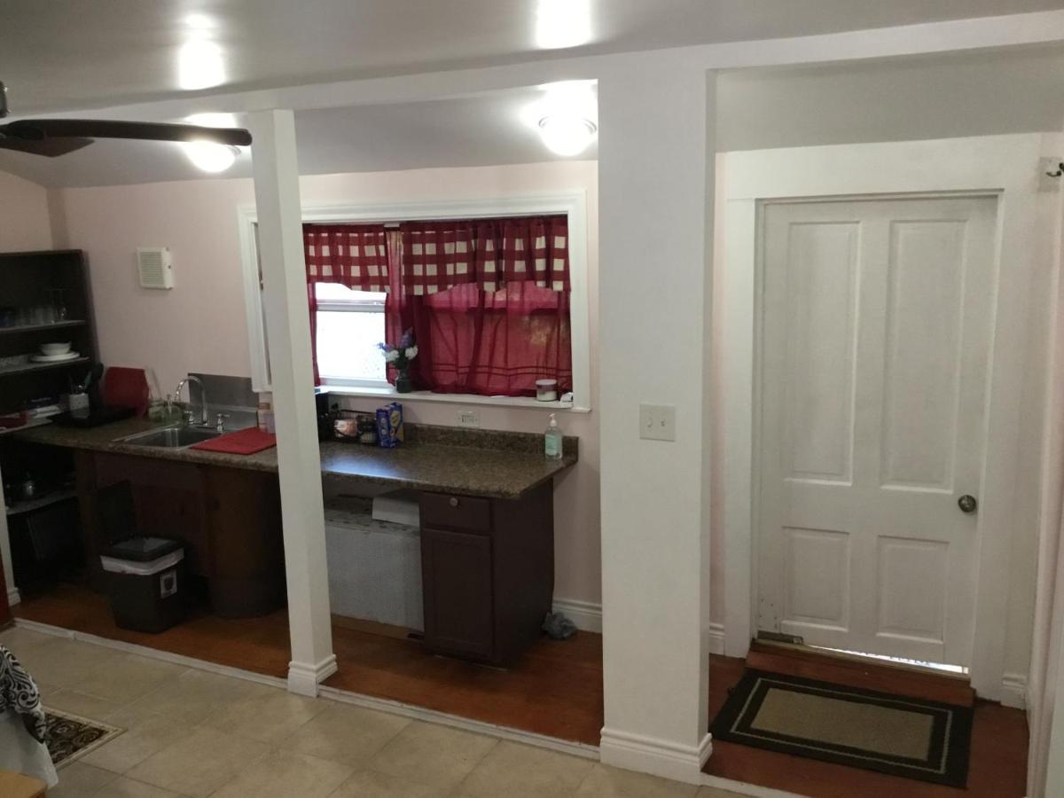 Studio Apartment At Historical House Galveston Exteriör bild
